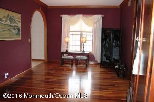6 Magnolia Ln