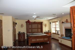 6 Magnolia Ln