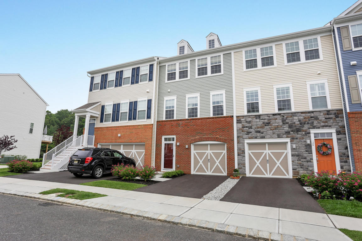 79 Walter Ave