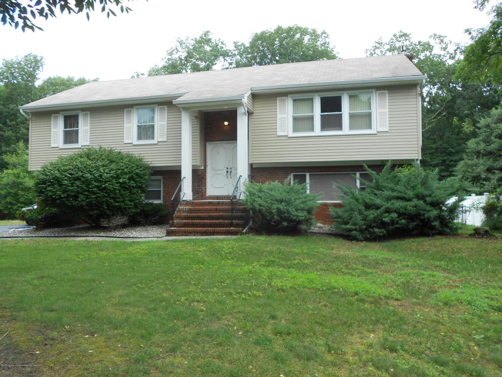 79 Walter Ave