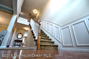 24 Springhouse Cir Englishtown, NJ 07726