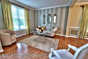 24 Springhouse Cir Englishtown, NJ 07726