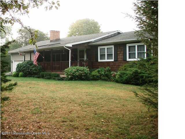 24 Lakeside Dr