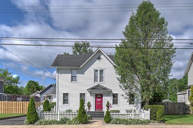 24 Lakeside Dr