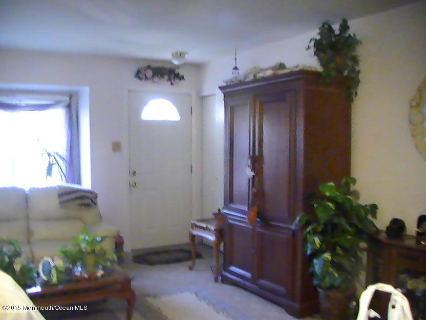 165 W 6th St
