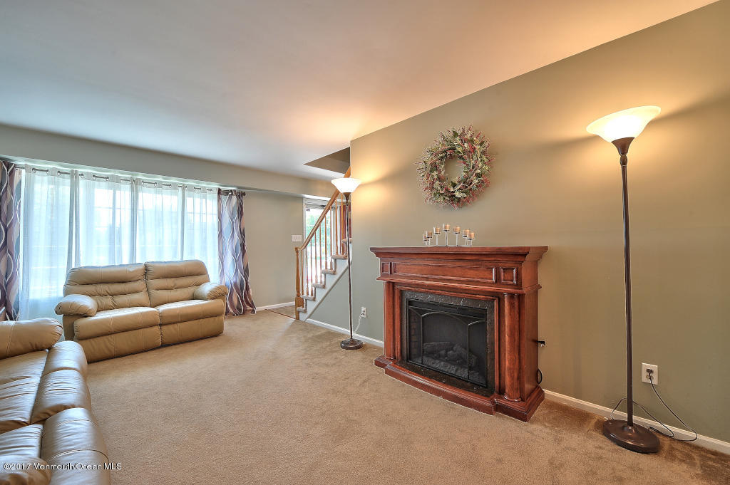 12 Hedgewood Rd