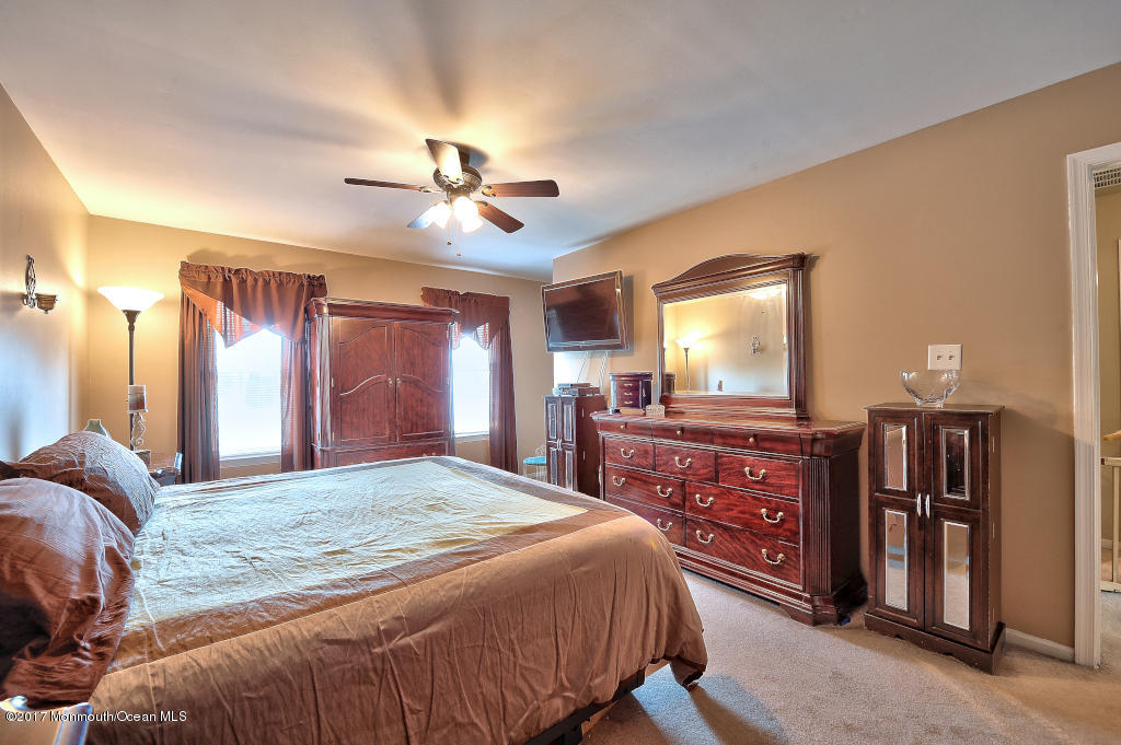 12 Hedgewood Rd