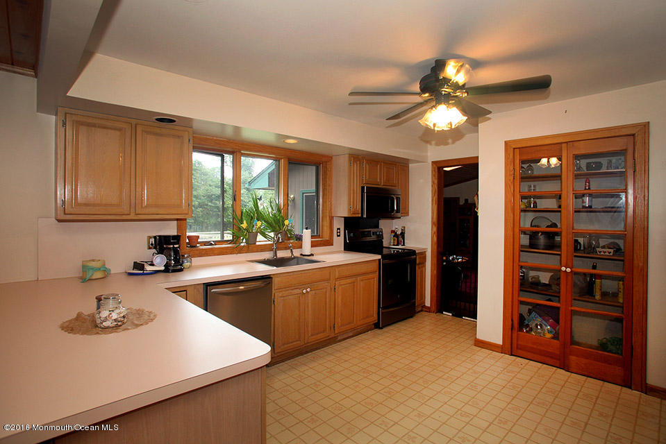 15 Crossbrooke Ct