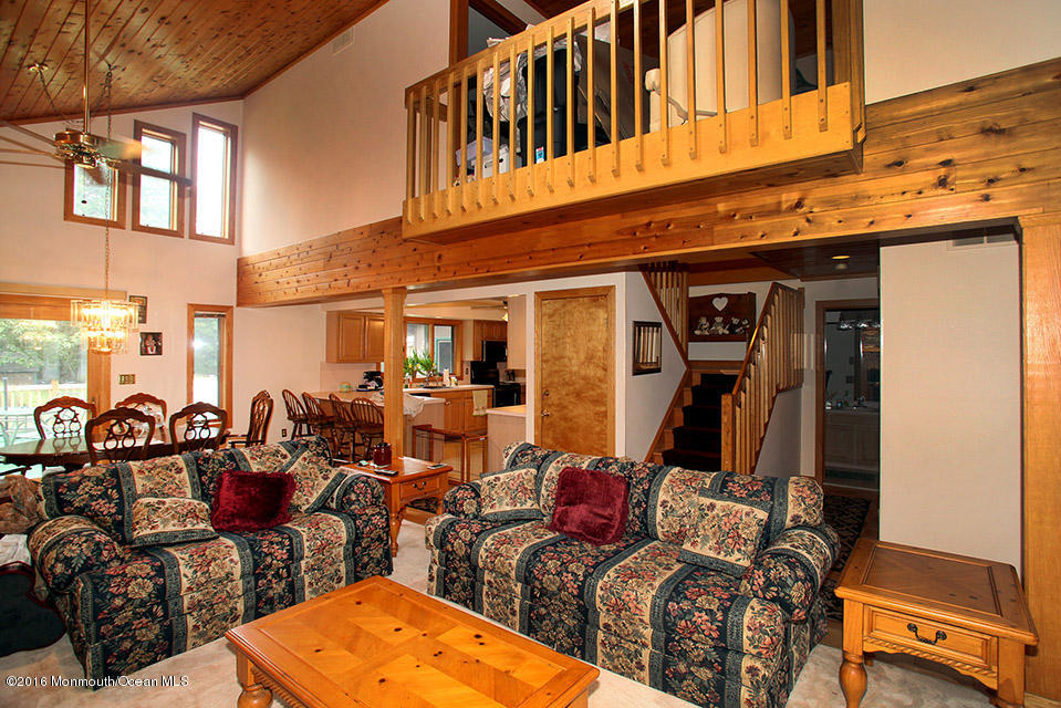 15 Crossbrooke Ct