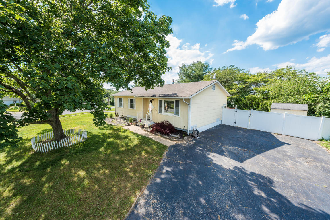12 Westwood Dr