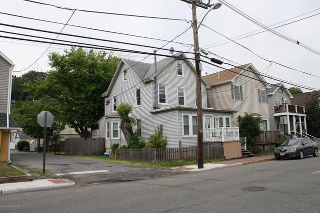 233 Bay Ave