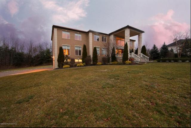 16 Huntley Rd