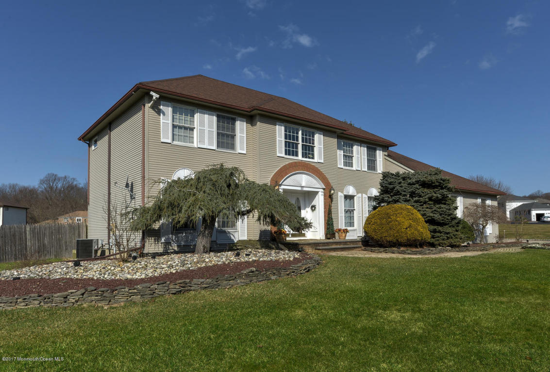 10 Wyndmoor Way