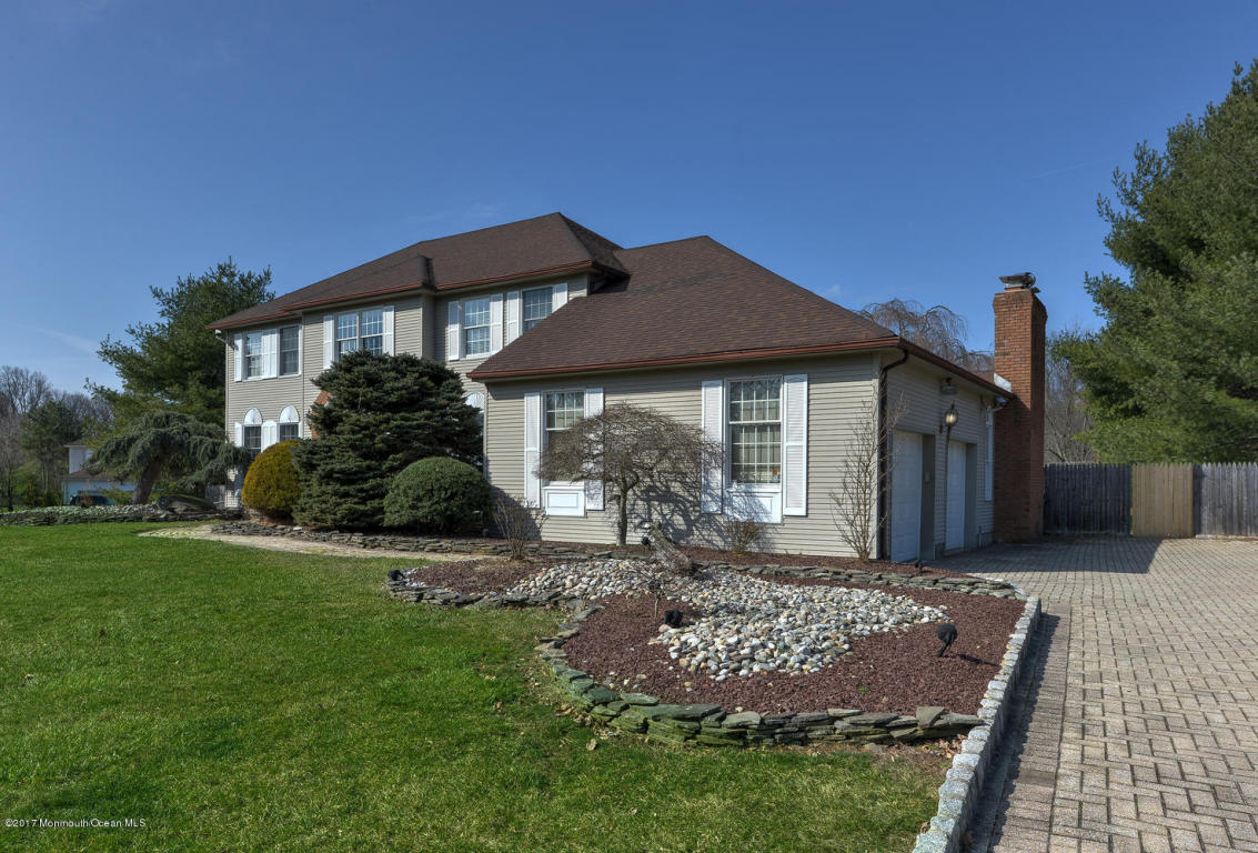10 Wyndmoor Way
