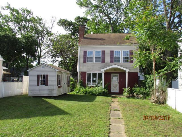 21 Woodland Ave