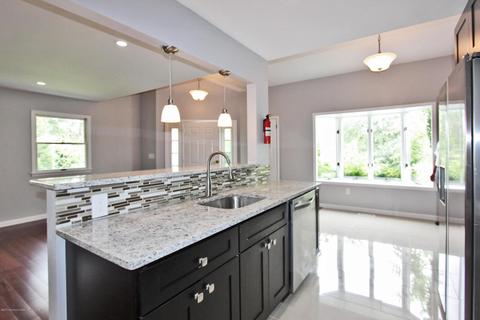 16 Park Meadow Ln