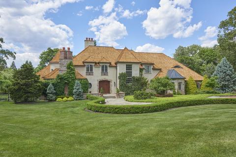 8 Auldwood Ln