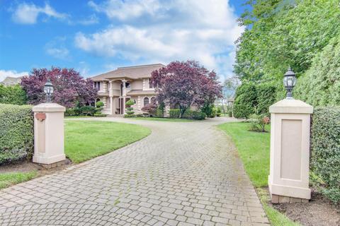 8 Auldwood Ln