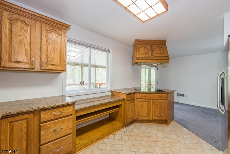 144 Lackawanna Dr