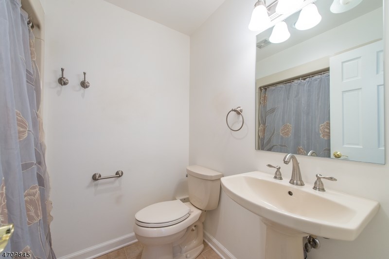 144 Lackawanna Dr