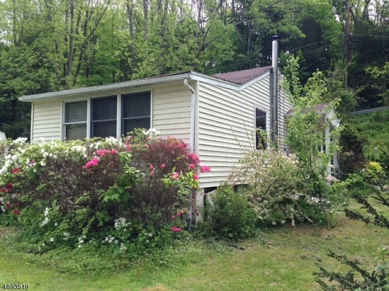 38 Riverview Ave