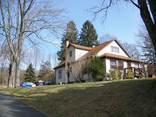 903 Crest Rd