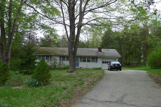 903 Crest Rd