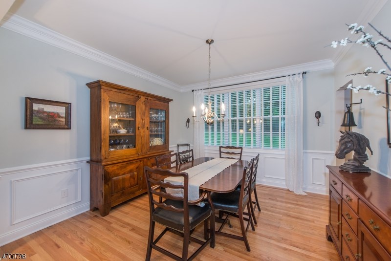 16 Salmon Ct