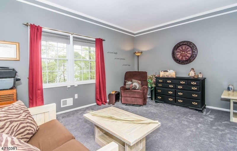 6 Tanglewood Way