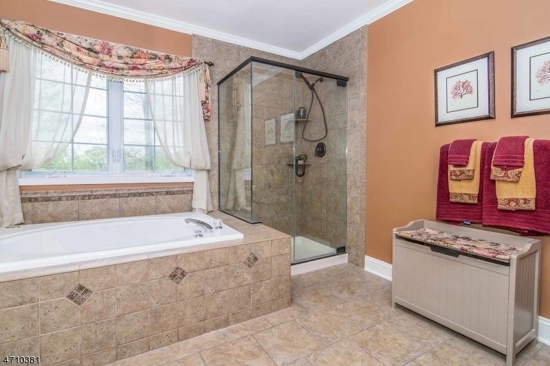6 Tanglewood Way