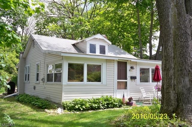 6 Carteret Ln