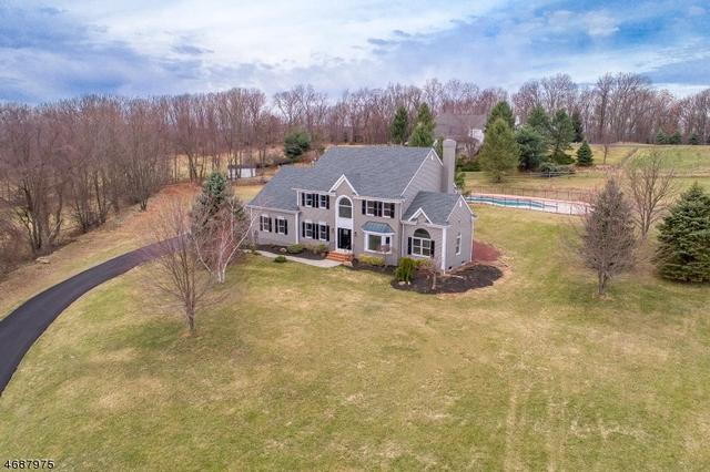 8 Logan Dr