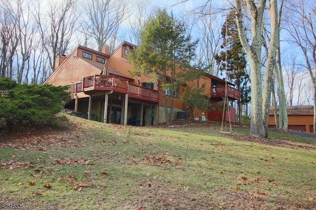 8 Logan Dr