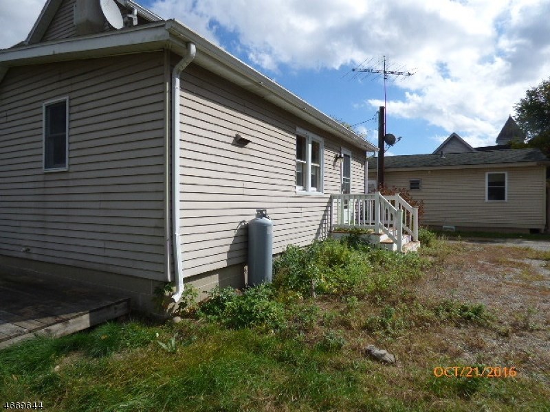 255 Main St