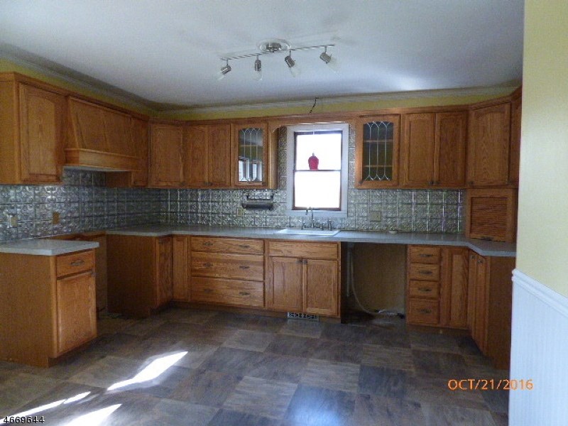 255 Main St