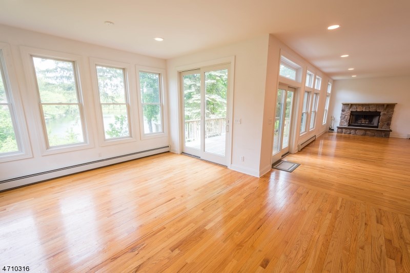 2 Timberlane Ct