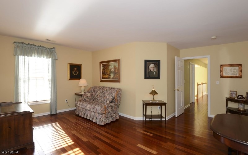 10 Locust Ct