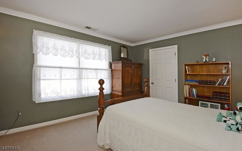 10 Locust Ct