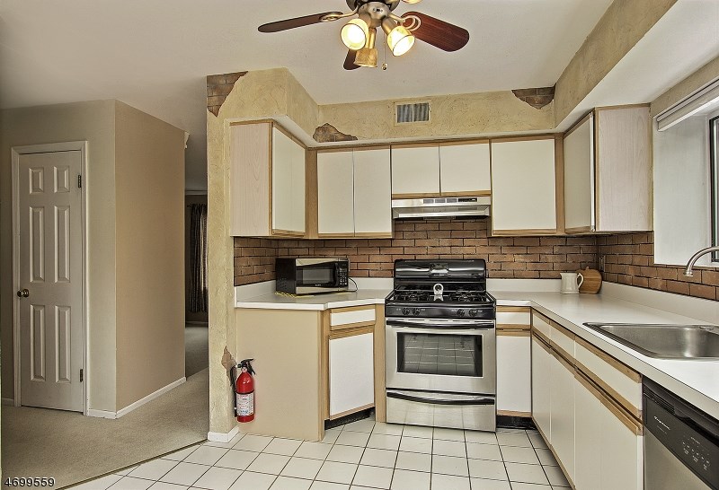 105 Lindsey Cir