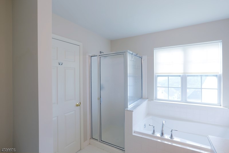 35 Saxton Dr