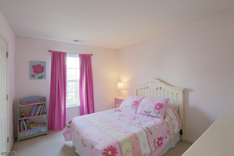 35 Saxton Dr