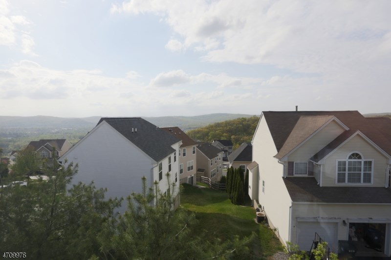 35 Saxton Dr