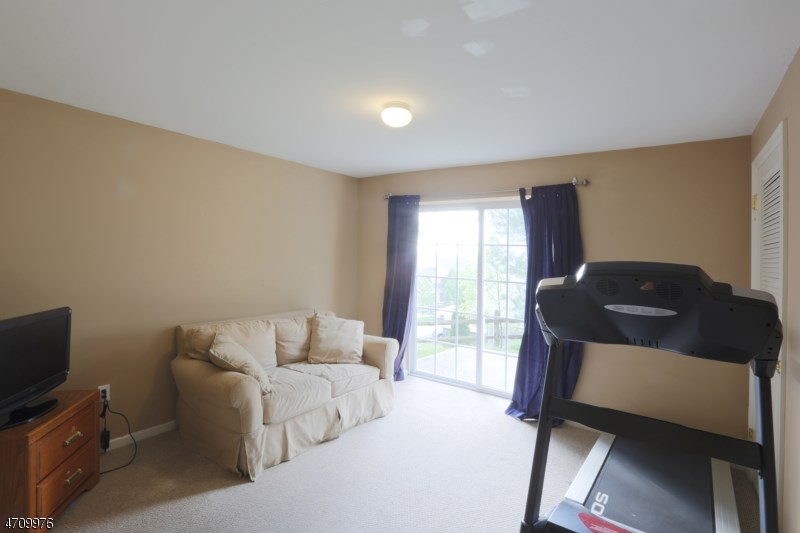 35 Saxton Dr