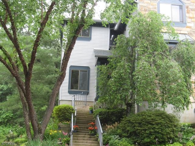 25 Overlook Dr