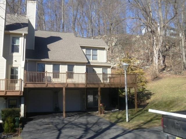 8 Rushmore Ln