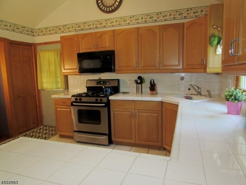 For Sale: 7 Bowdoin Trl Hopatcong, NJ 07843