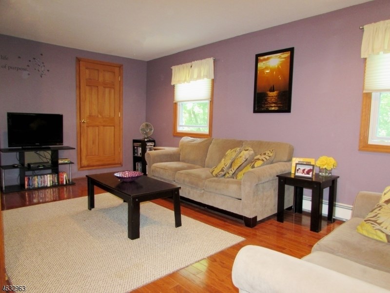 For Sale: 7 Bowdoin Trl Hopatcong, NJ 07843