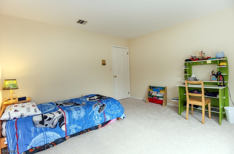 5 Walnut Dr