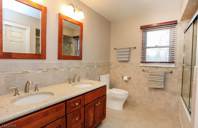 5 Walnut Dr