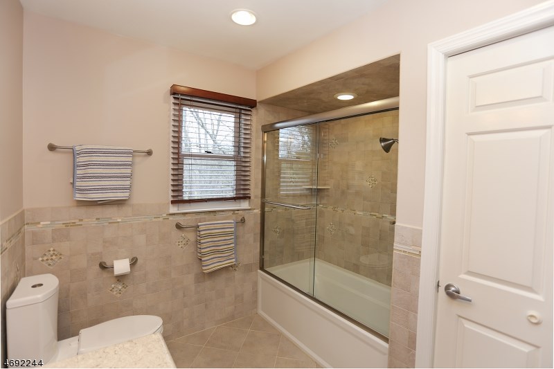 5 Walnut Dr